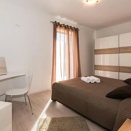 Anton With Pool,wifi Near Labin,989 Vila